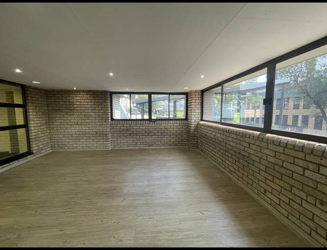 150M² OFFICE TO LET IN HURLINGHAM